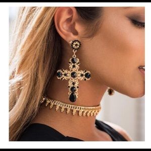 The queens cut earrings